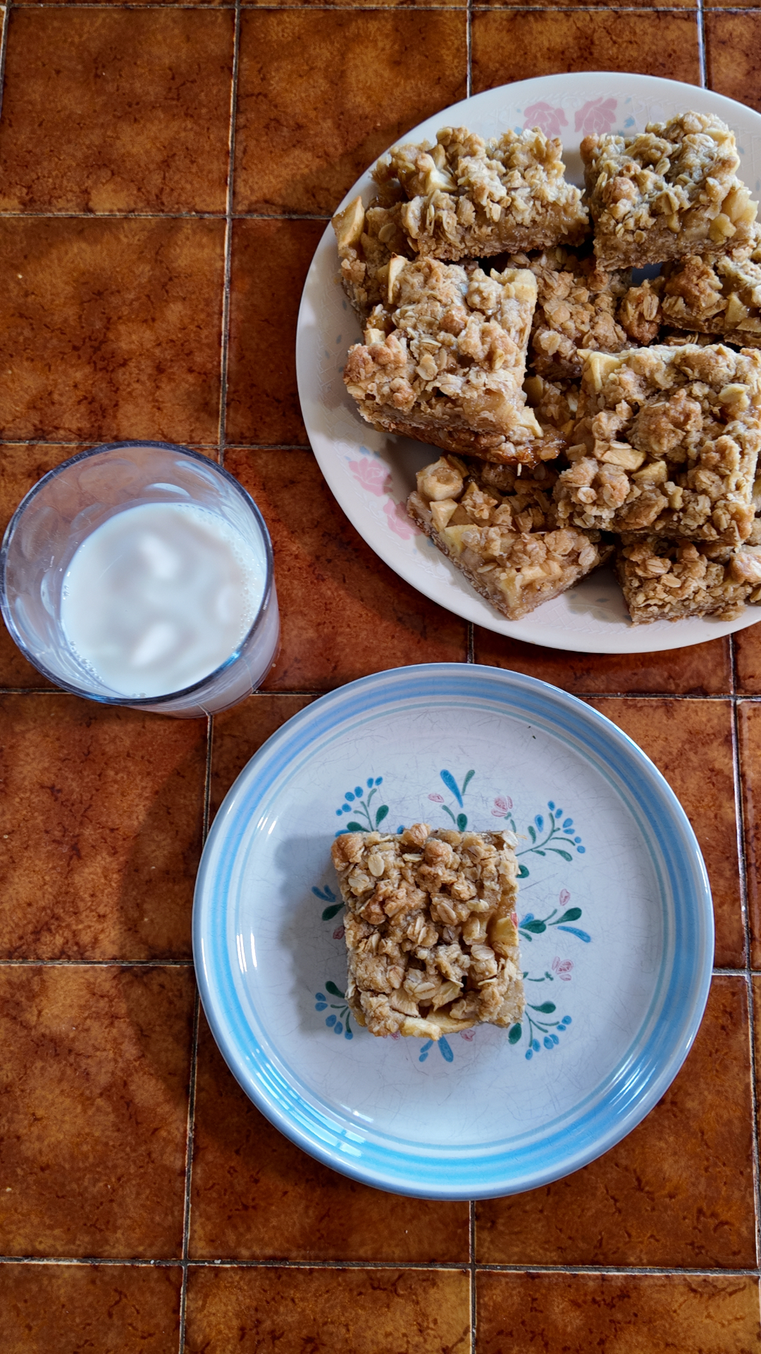 Apple Crisp Bars