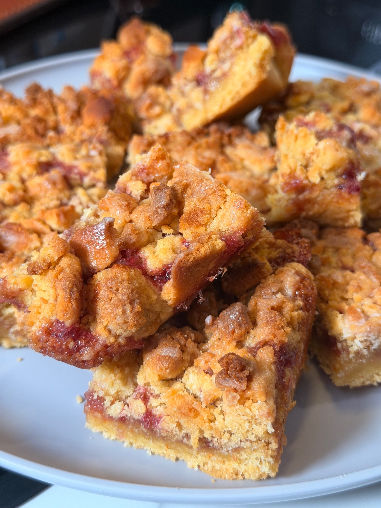 Mixed Berry Crumble Cake Bars